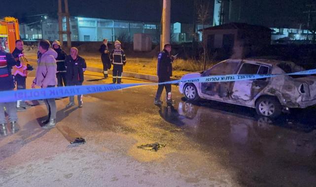 Isparta'da alevler içinde kalan otomobilin sürücüsü yanarak öldü