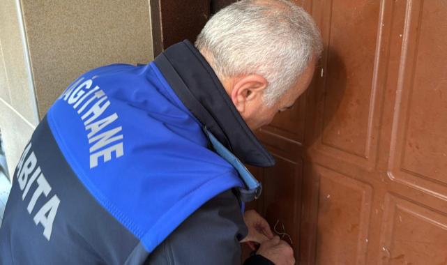 İstanbul Kağıthane’de bir binada yanındaki inşaat nedeniyle çatlaklar oluştu