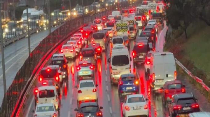 İstanbul trafik yoğunluğunda New York'u geçerek ilk sıraya yerleşti