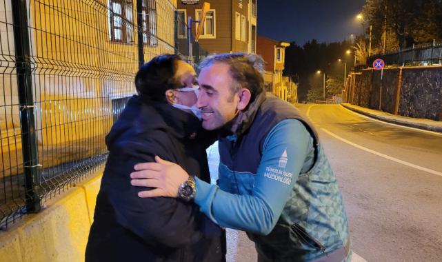 İstanbul'da bulduğu çantayı sahibine teslim etti