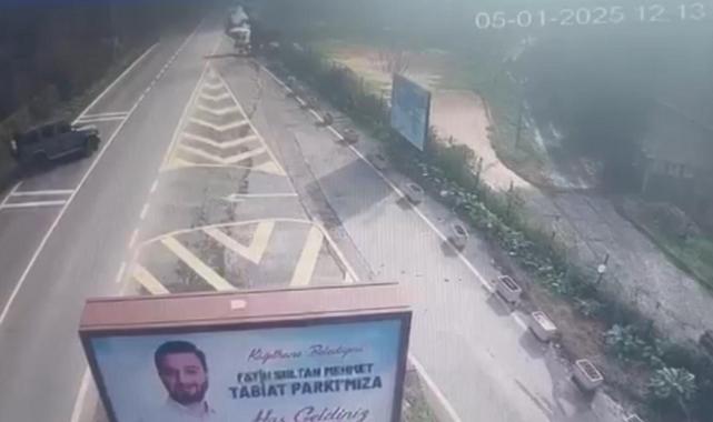 İstanbul'da İranlı iş insanının ciple seyyar satıcıya çarptığı anlar