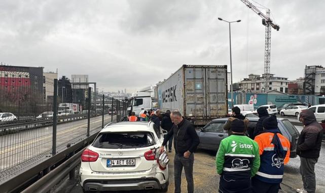 İstanbul'da makaslayan tır kaza yaptı: 1 yaralı