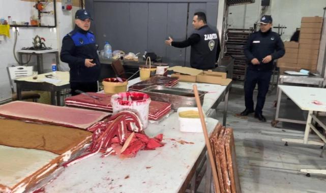 İstanbul'da mühürlen imalathanede pasta üretirken yakalandılar