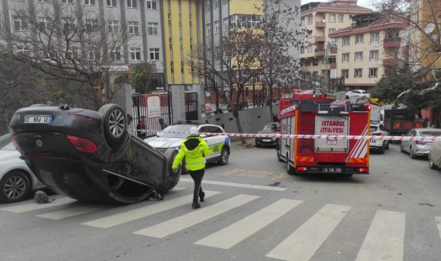 İstanbul'da park halindeki araçlara çarptı