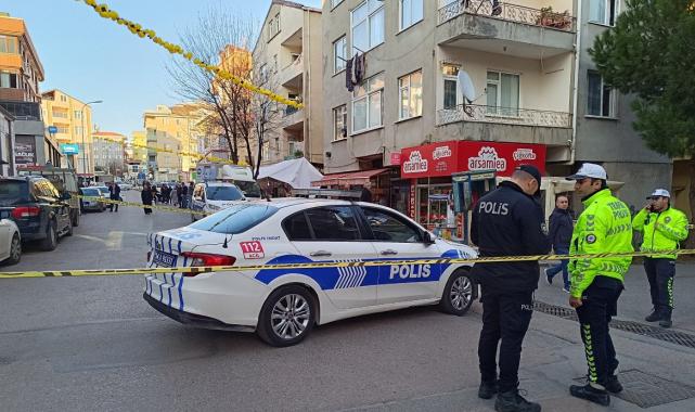 İstanbul'da silahı tutukluluk yapınca hem kendini hem de arkadaşını vurdu