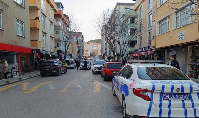 İstanbul'da silahı tutukluluk yapınca hem kendini hem de arkadaşını vurdu