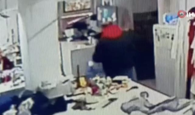 İstanbul'da terzinin para dolu zarflarını teker teker çaldı