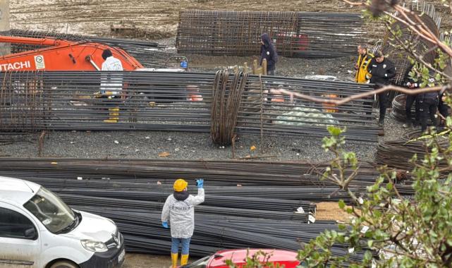 İstanbul'da tonluk kepçe kovasının altında kalan işçi öldü