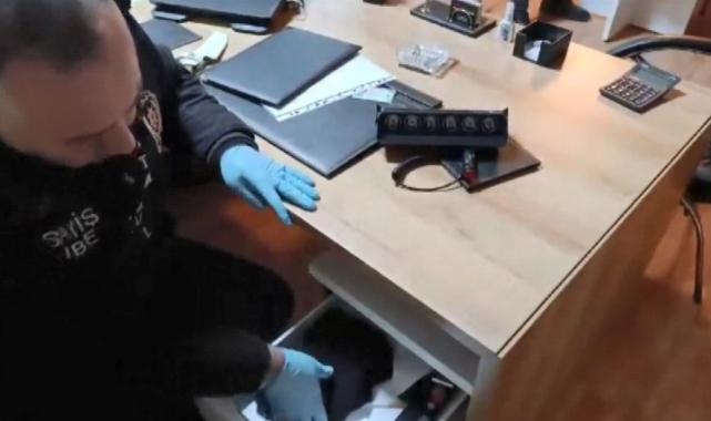 İstanbul'da turistlerin paralarını el çabukluğu ile çalan çete çökertildi