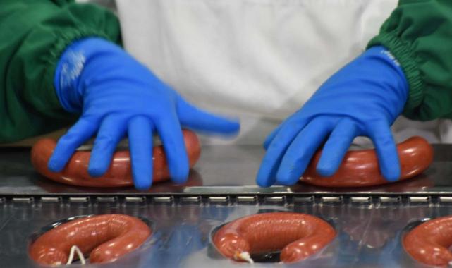 İzmir'de kırmızı et skandalı: 10 işletme kırmızı ete kanatlı et karıştırarak tağşiş yaptı