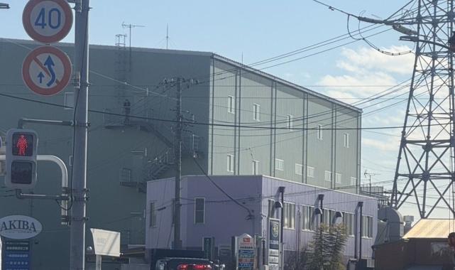 Japonya’da yol çöktü: Dev çukura kamyonet düştü