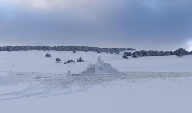 Kars'ta kardan heykeller yapılıyor