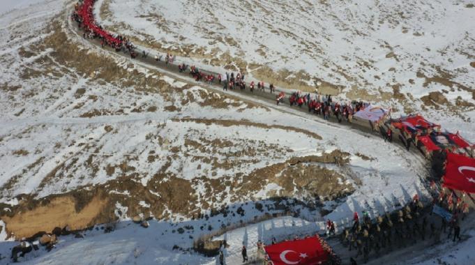 Kars'ta Sarıkamış Şehitleri için yürüyüş düzenlendi