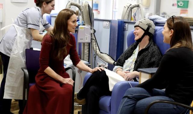 Kate Middleton iyileşme sürecine girdiğini duyurdu