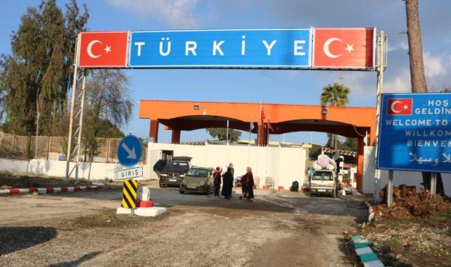 Keseb Sınır Kapısı'nın açılmasıyla Türkiye'den Suriye'ye geçişler hızlandı