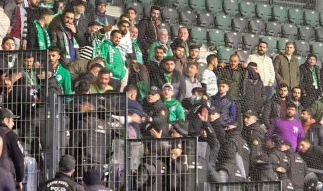 Kocaelispor - Iğdır maçında tribünlerde olay çıktı