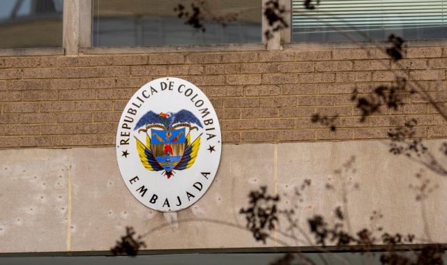 Kolombiya, düzensiz göçmenleri taşıyan ABD uçaklarının inişine izin vermedi