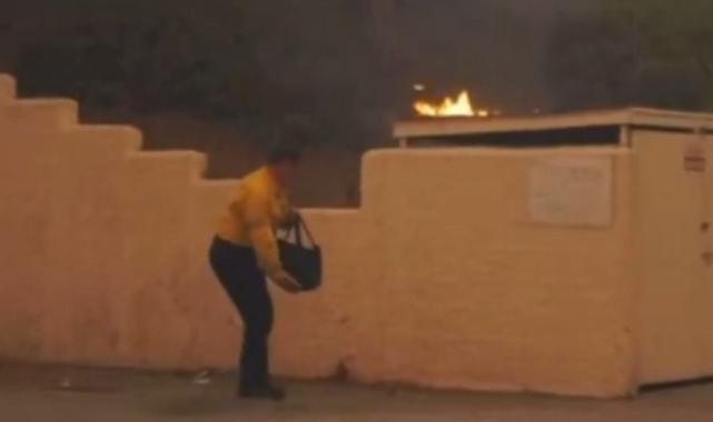 Los Angeles itfaiyesinden market poşetiyle müdahale