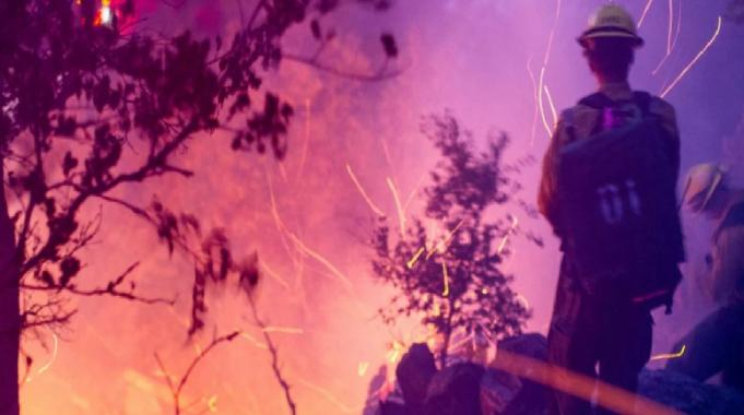 Los Angeles yangını sürüyor: 166 bin kişiye tahliye uyarısı