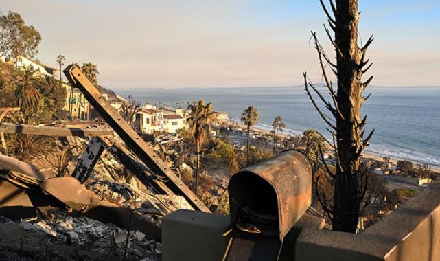 Los Angeles yangınlarına müdahale sürüyor: Hayatını kaybedenlerin sayısı 11'e yükseldi