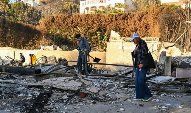 Los Angeles yangınlarına müdahale sürüyor: Hayatını kaybedenlerin sayısı 11'e yükseldi
