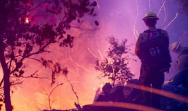 Los Angeles yangınlarına müdahale sürüyor: Hayatını kaybedenlerin sayısı 11'e yükseldi