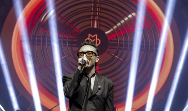 Mabel Matiz'den 360 derece '14 Şubat' şovu!