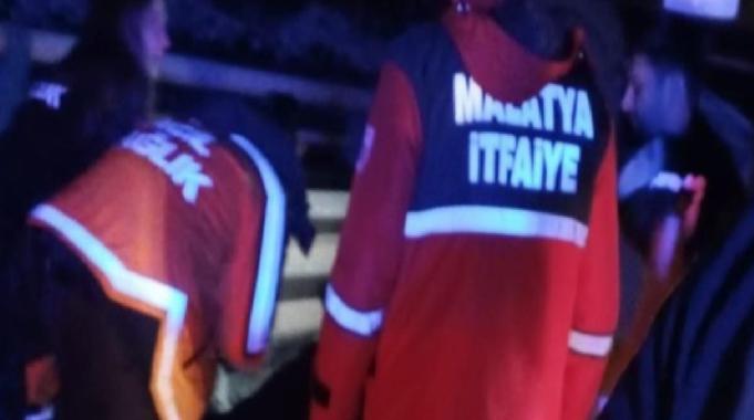 Malatya’da kontrolden çıkan araç refüje çarptı