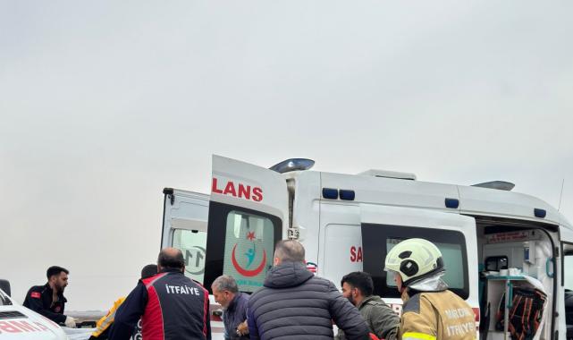 Mardin'de hafif ticari araç, tarlaya uçtu: 2 ölü, 4 yaralı