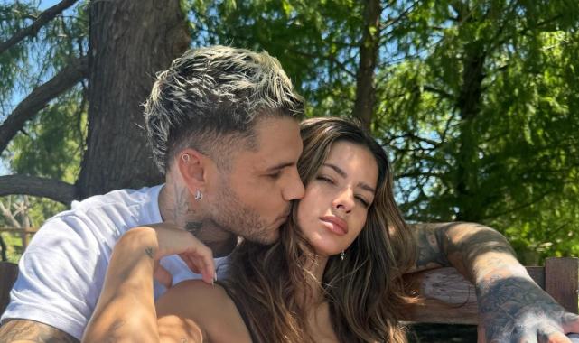 Mauro Icardi yeni sevgilisiyle verdiği pozları yayınladı! Sosyal medyada yorum yağdı