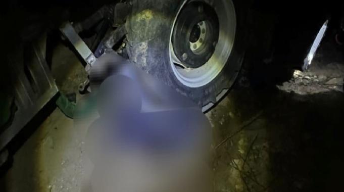 Mersin'de traktörün altında kalan sürücü öldü