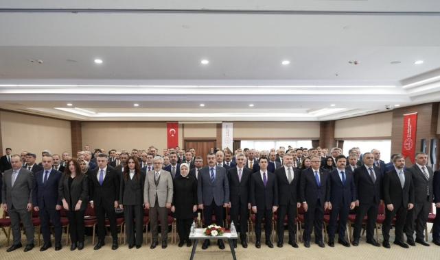 Milli Eğitim Bakanı Yusuf Tekin, 81 ilin milli eğitim müdürleriyle bir araya geldi