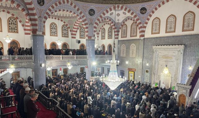 Miraç Kandili yurt genelinde dualarla idrak edildi