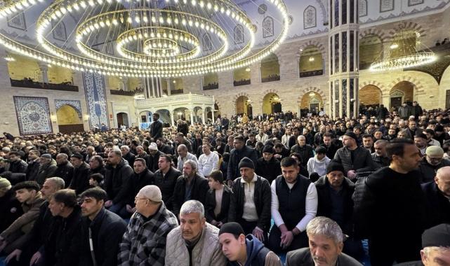 Miraç Kandili yurt genelinde dualarla idrak edildi