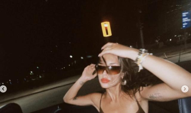 Oyuncu Devrim Özkan'ın nispet pozları! Güzelliği yine yorum aldı