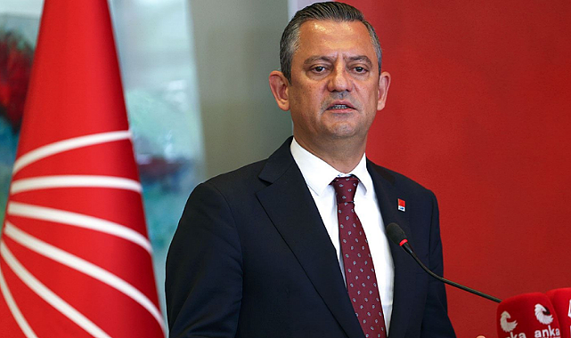 Özgür Özel "Halka inip halkın sorunlarını dinlemeniz lazım"diye kendisini eleştiren partiliyle tartıştı
