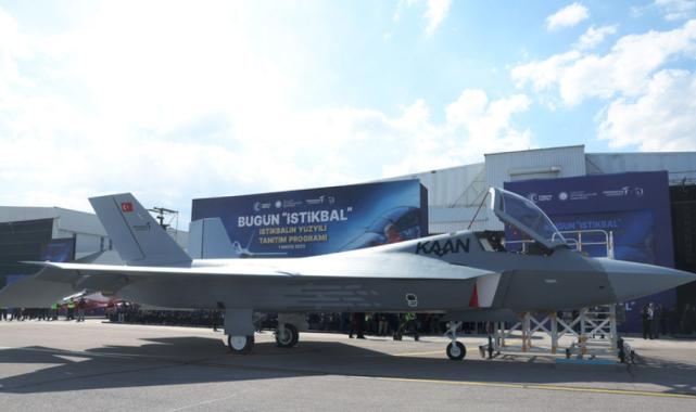 Pakistan medyası, KAAN'ın bayraklı fotoğrafını paylaştı: 2028'de satın alıyoruz