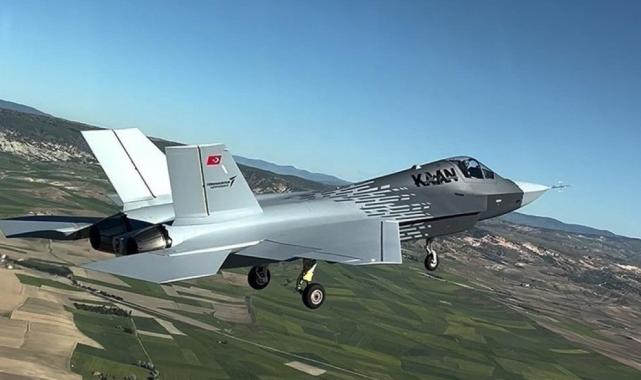 Pakistan medyası, KAAN'ın bayraklı fotoğrafını paylaştı: 2028'de satın alıyoruz