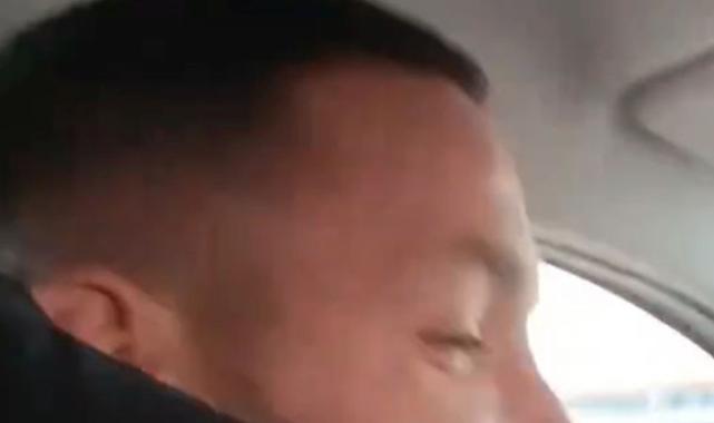 Rey Manaj'dan Sivaslı çocuklara jest