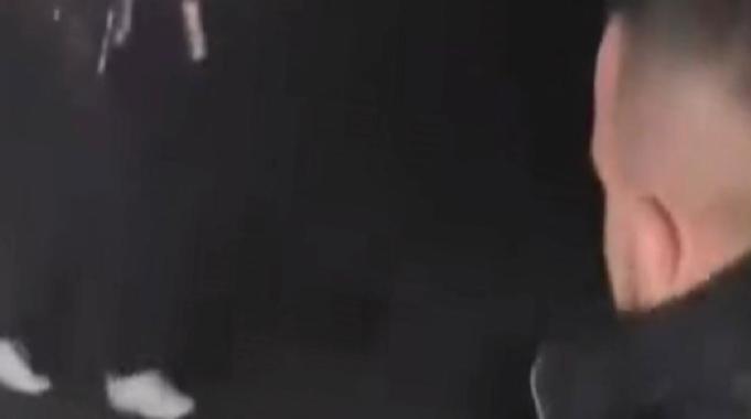 Sakarya&#039;da domuza işkence eden alkollü şahıslar yakalandı