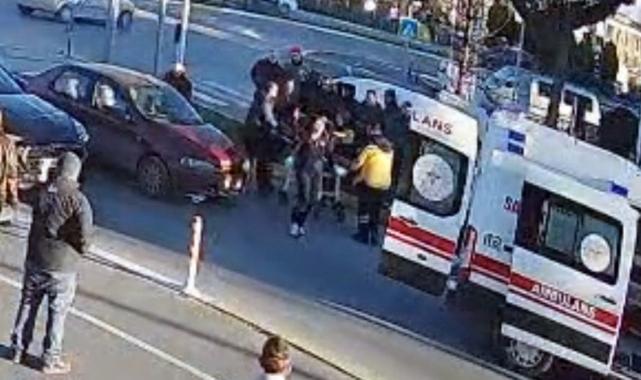 Sakarya'da yaya geçidinde aracın çarptığı kadının üzerinden başka bir otomobil geçti