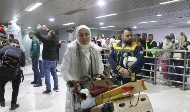 Şam Havalimanı uluslararası uçuşlara açıldı: Suriyelilerin dönüşleri hızlandı
