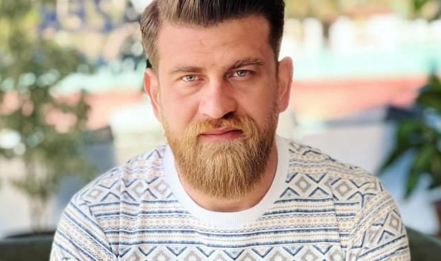 Şanlıurfa'da eski muhtar adayı evinin önünde silahlı saldırıya uğradı