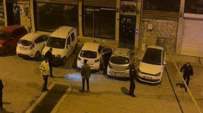 Şanlıurfa&#039;da eski muhtar adayı evinin önünde silahlı saldırıya uğradı