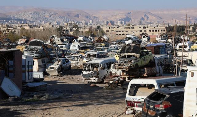 Suriye'de Esad rejiminin el koyduğu binlerce araç çürümeye terk edildi