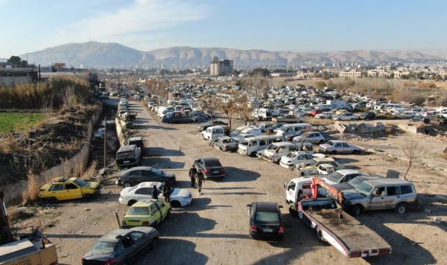 Suriye'de Esad rejiminin el koyduğu binlerce araç çürümeye terk edildi