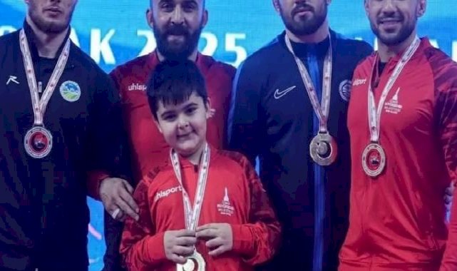 Ankara’dan Sakarya'ya gümüş madalyayla döndü