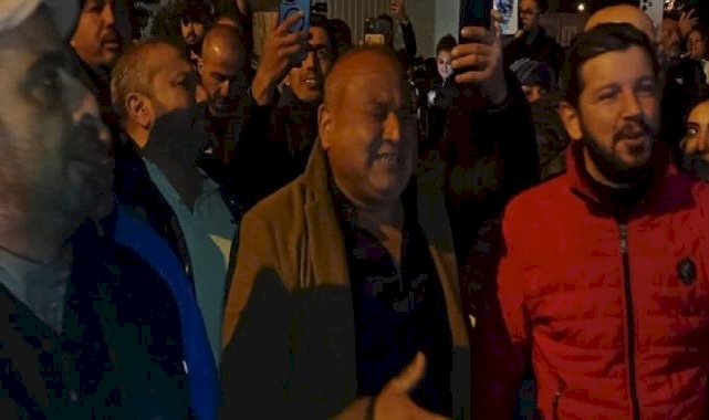 Ferdi Tayfur'un acı haberini alan sevenleri hastane önünde toplandı