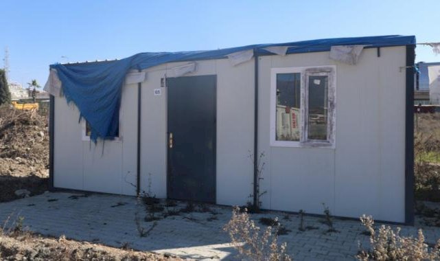 Hatay'da hırsızlar tarafından çalınan Memleket Partisi konteyneri bu kez soyuldu