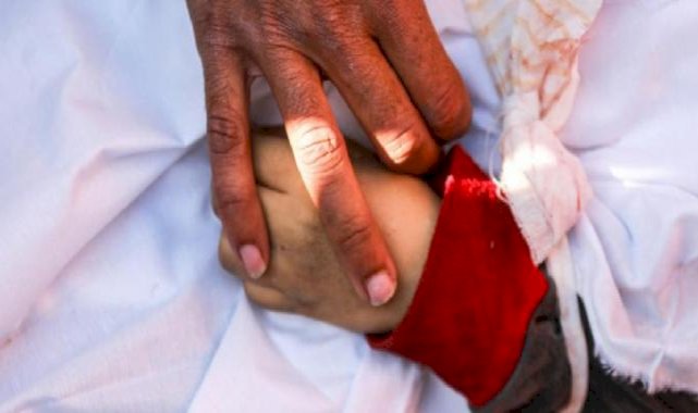 İsrail, Gazze’de bebekleri öldürüyor